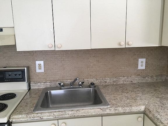 4th image of 835 Tequesta St APT 1