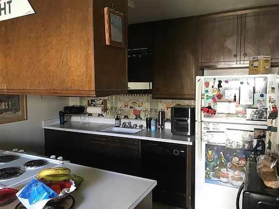 5th image of 2402 Portola Don Ave