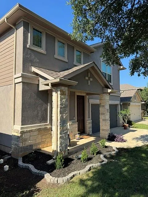 5 bed, 3.5 bath, 2813 sqft, $2,895 — Photo 3