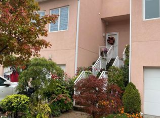 11 Harbour Ct #11, Staten Island, NY 10308