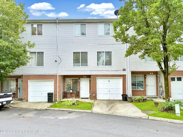 46 Ilyssa Way, Staten Island, NY 10312