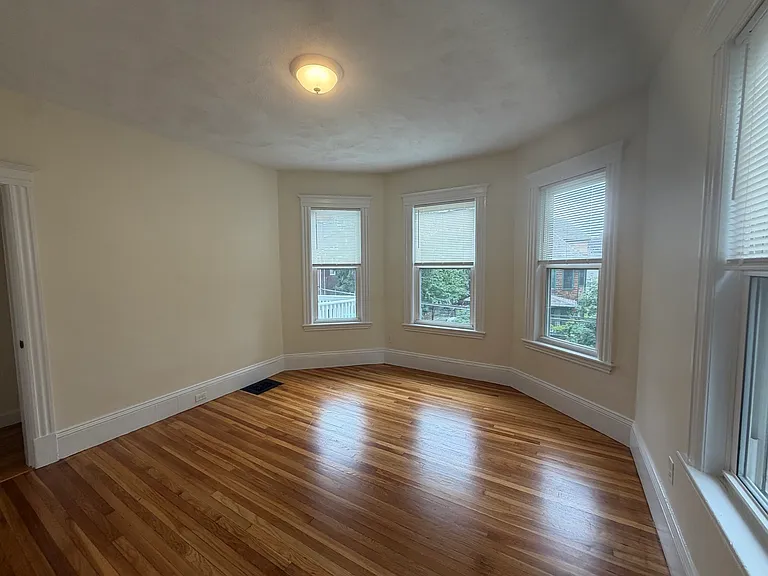 4 Usher Rd #2 — Photo 10
