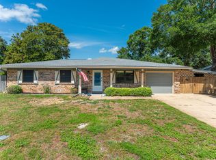 11 9th St, Shalimar, FL 32579