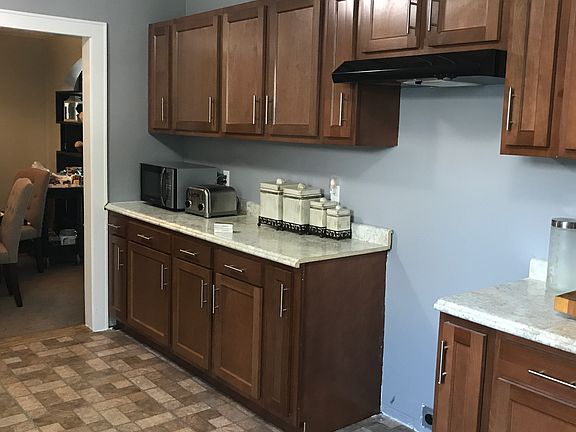 4th image of 206 W Main St