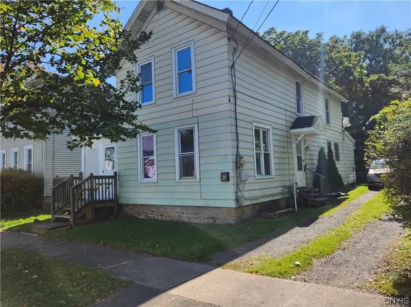 102 E Yates St, East Syracuse, NY 13057