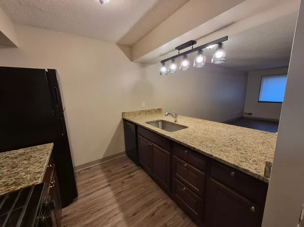 1108-1110 E McKinley Ave, Des Moines, IA 50315