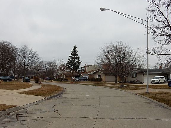 5th image of 44212 Suffolk Ct