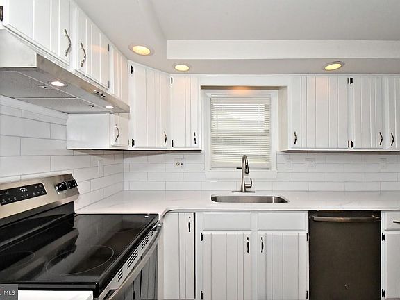 5th image of 214 Crest Dr