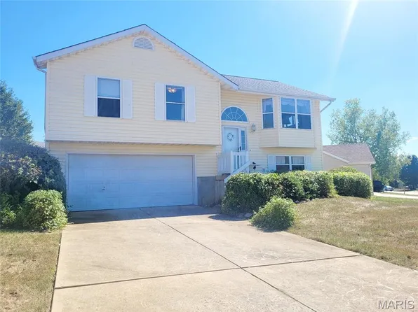 28 Tailor Ct, O'Fallon, MO 63368