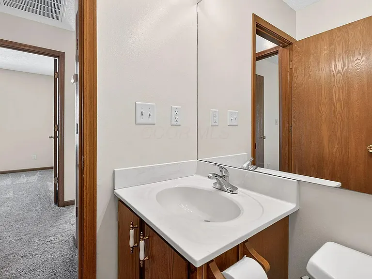 28 & 30 Vernon Ave #28C — Photo 13