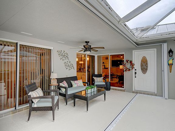 3rd image of 1553 SW Waterfall Boulevard