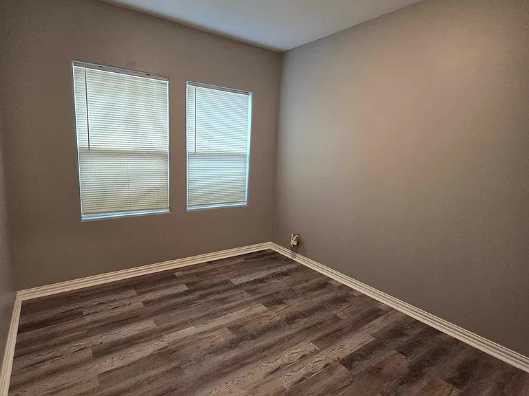 3125 Illinois St — Photo 10