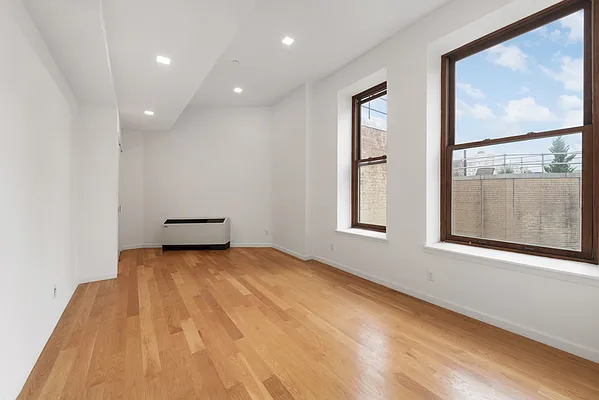 Rented by Compass | media 23