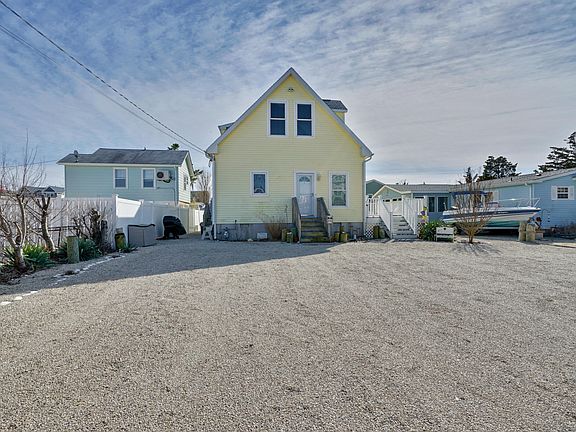 4th image of 211 23rd Ave