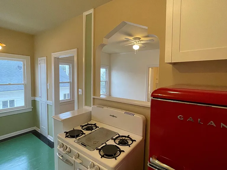 1129 N Hoover St #203 — Photo 4