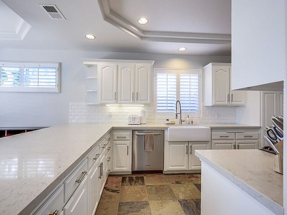 4th image of 1581 Orange Ave #B