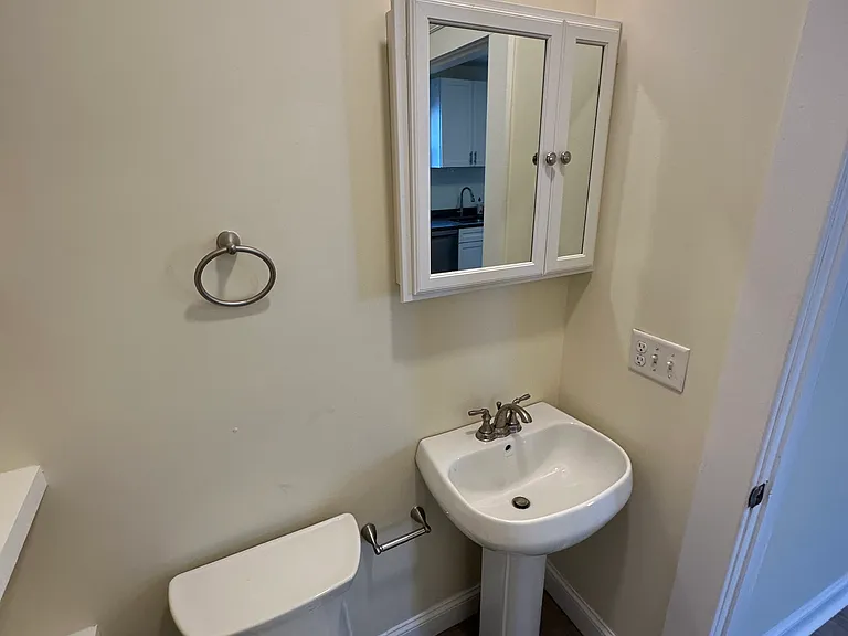 35 George St #3 — Photo 10