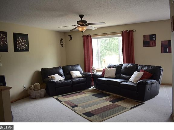 3rd image of 934 Sierra Ln