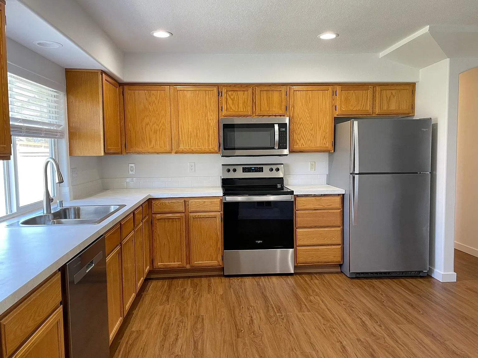 3 bed, 1500 sqft, $2,950 — Photo 2