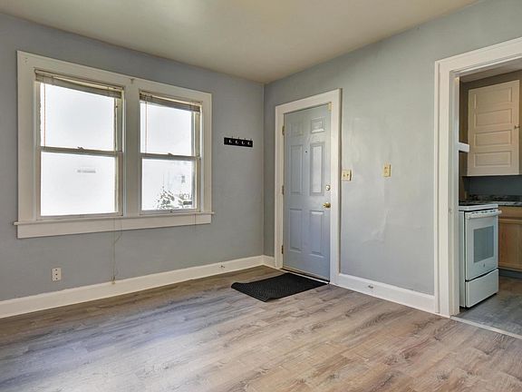 3rd image of 2424 Adams Ave