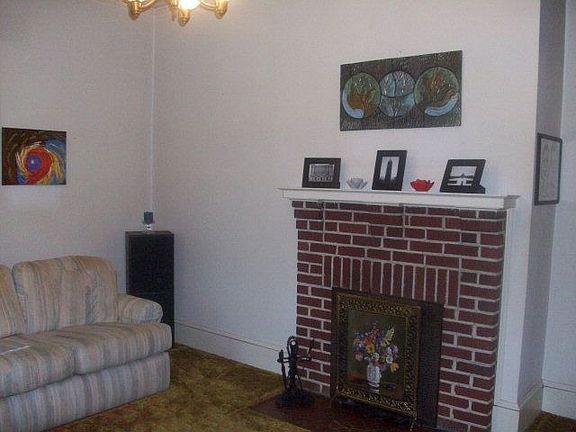 3rd image of 213 Woodlawn St