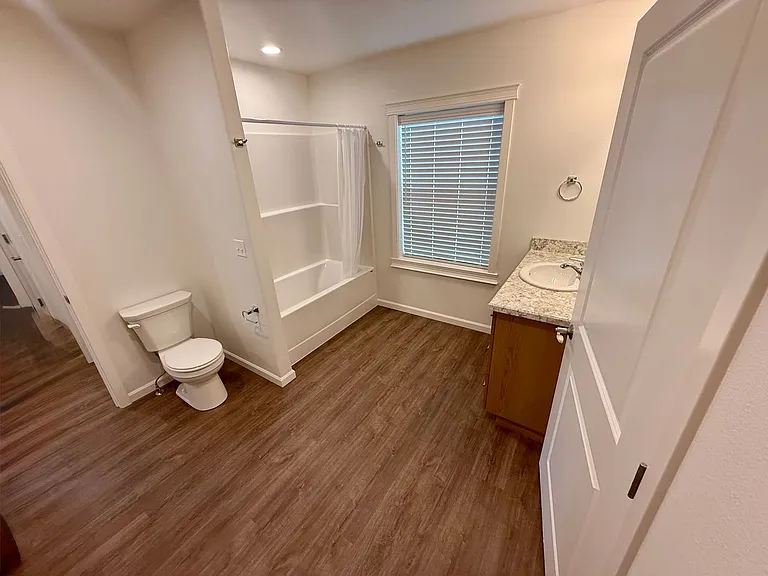 1329 Elm St — Photo 25