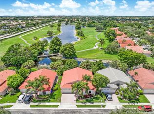 1612 Encino Cir, Pembroke Pines, FL 33027