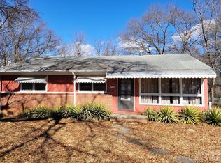 210 Meadow Dr, Gastonia, NC 28054