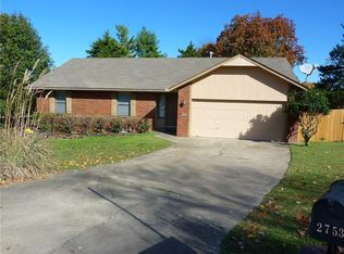 2753 N Wakefield Pl, Fayetteville, AR 72703