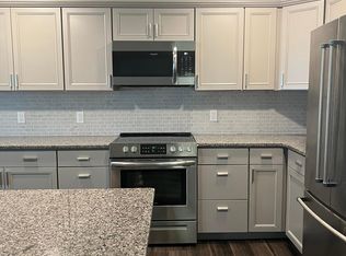 2621 S 105th St, Omaha, NE 68124