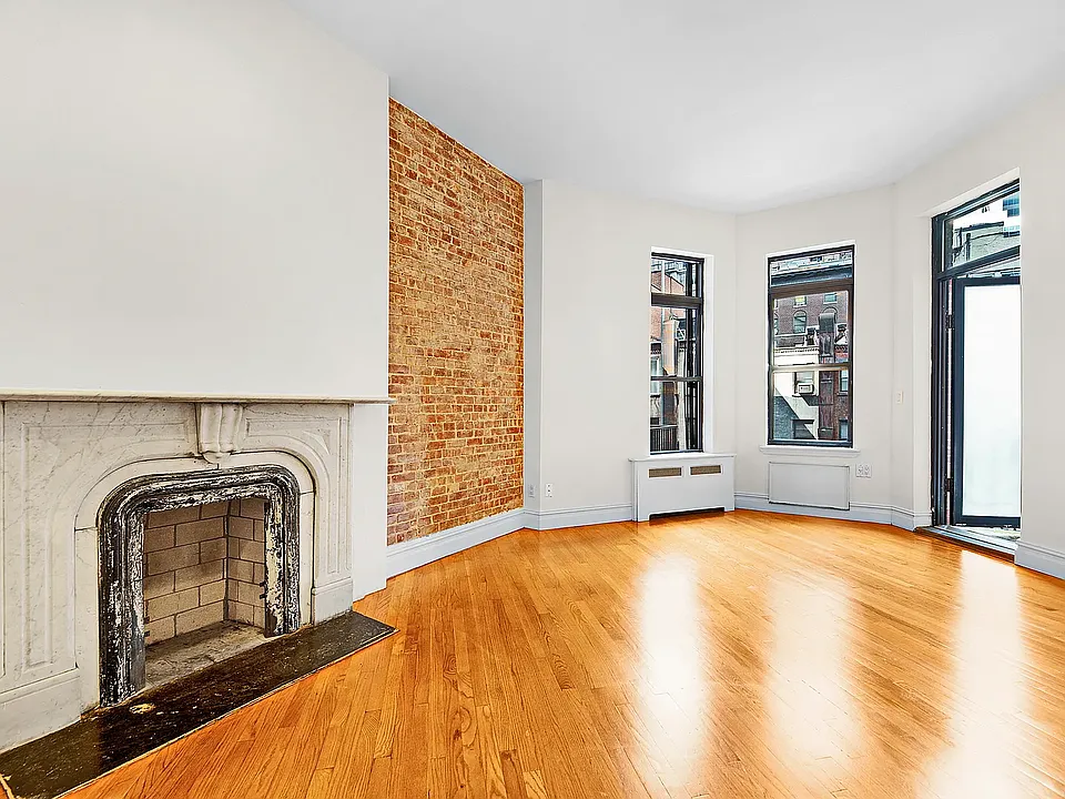 37 W 54th St #4B