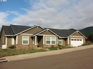 48509 Cow Crossing Dr, Oakridge, OR 97463