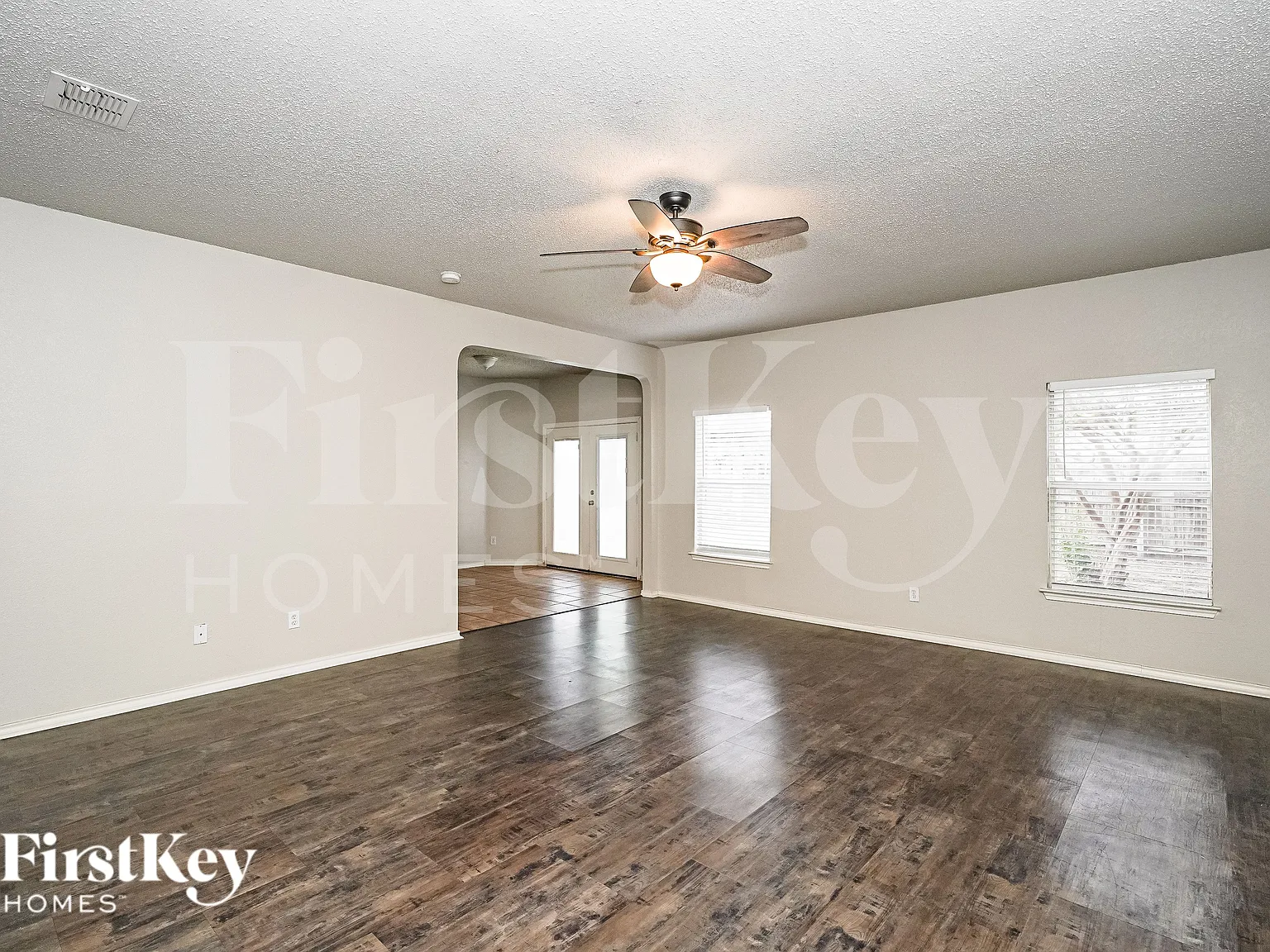 4 bed, 2.5 bath, 3131 sqft, $2,210 — Photo 4