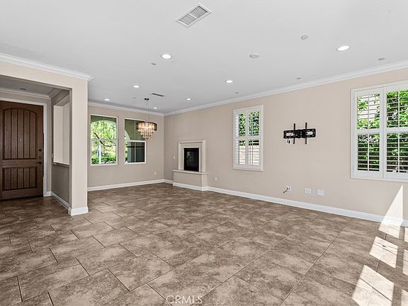4th image of 2992 E Coalinga Dr