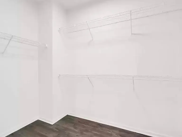 2905 Stockton Ct — Photo 2