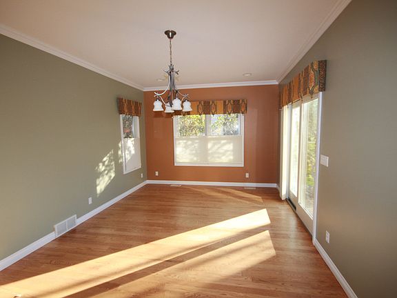 3rd image of 5908 N Heritage Ct