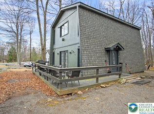 1150 Country Club Dr, Tobyhanna, PA 18466