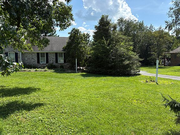 3rd image of 109 Barkley Est