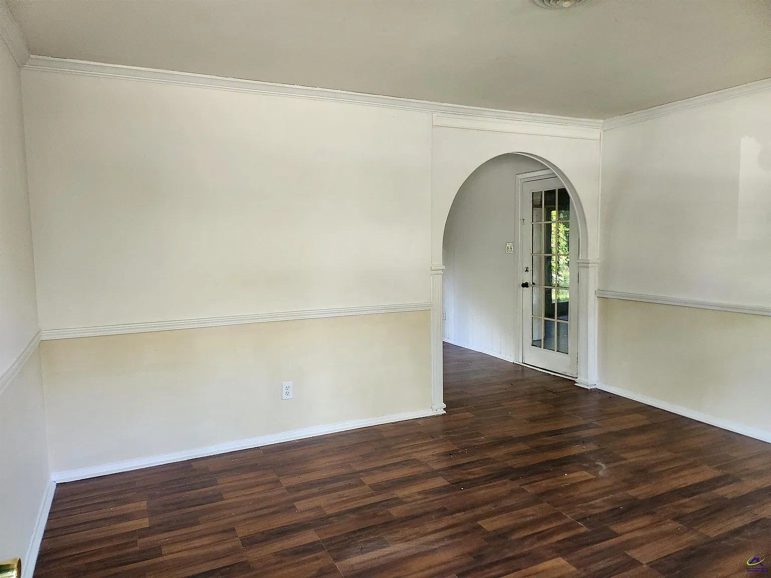 3 bed, 2.0 bath, 1100 sqft, $1,350 — Photo 2