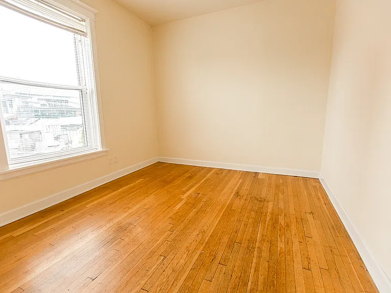 1143 W. Waveland Ave. — Photo 9