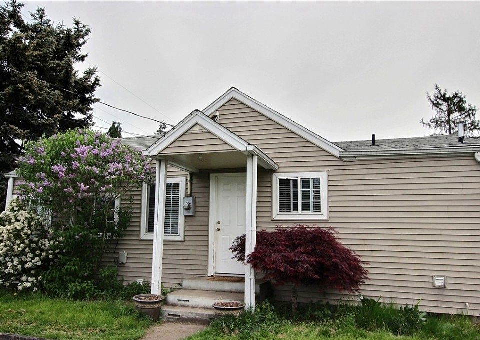 1st image of 501 16th St SE