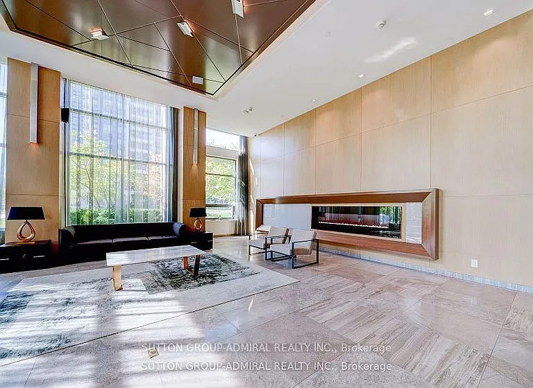 18 Uptown Dr #310 — Photo 3