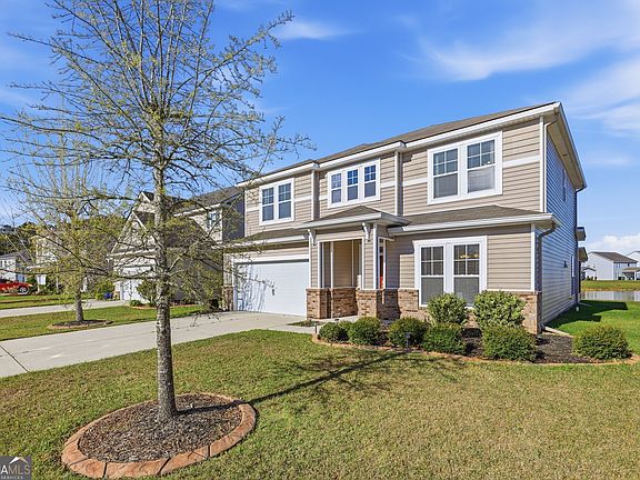 3rd image of 225 Willow Point Cir