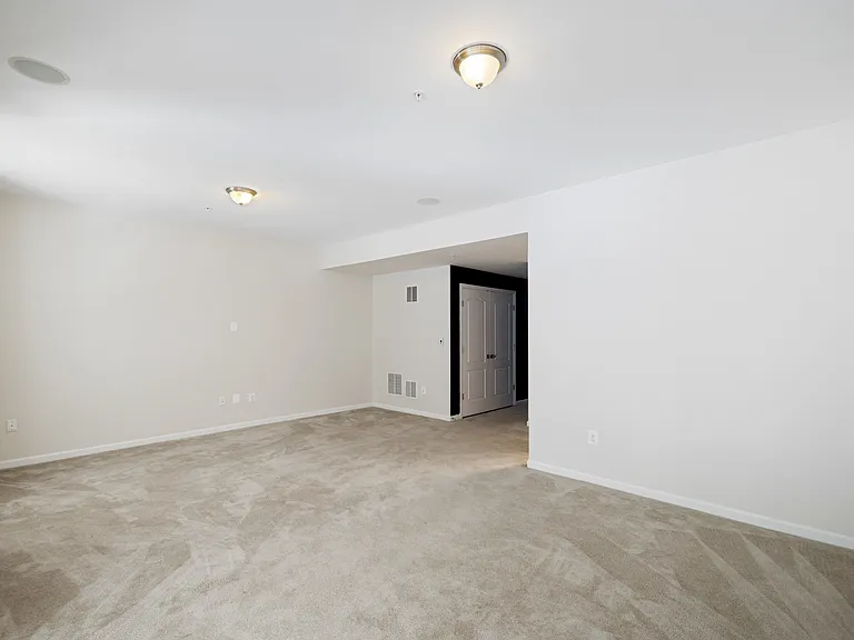 4901 Forest Pines Dr — Photo 33