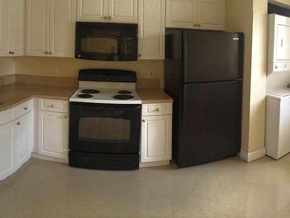 5th image of 7931 Southgate Blvd #2E