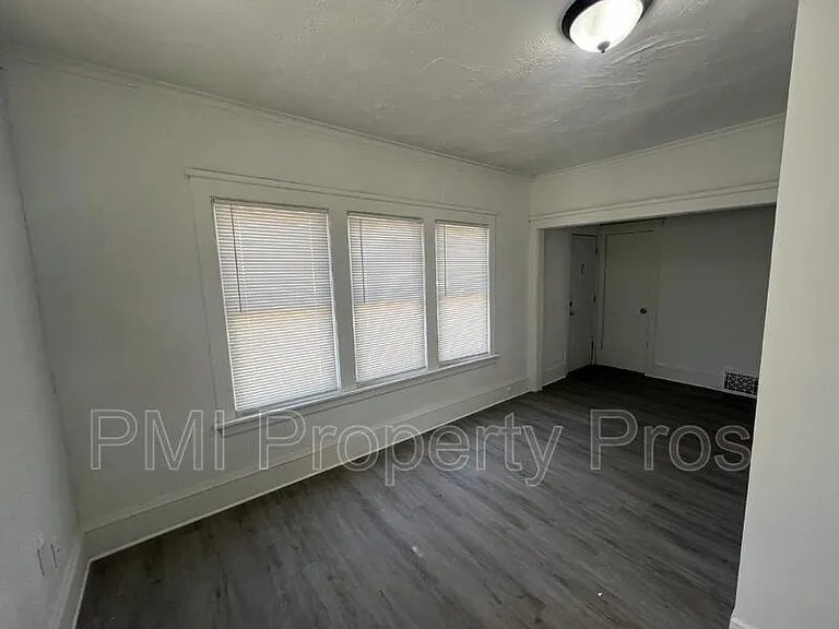 3284 N 30th St — Photo 24