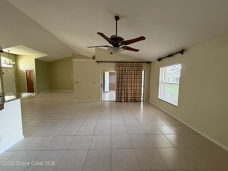 925 Falls Trl — Photo 12