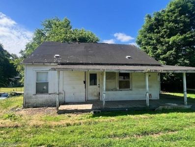 23 Hotel Ln, Palestine, WV, 26160