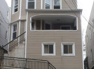 366 Ashburton Ave, Yonkers, NY 10701