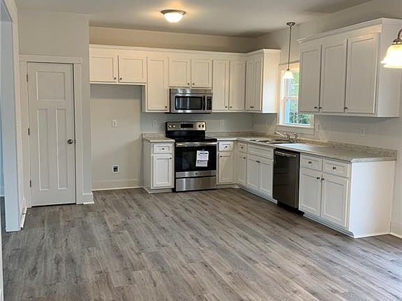 4th image of 21157 Baileys Ln
